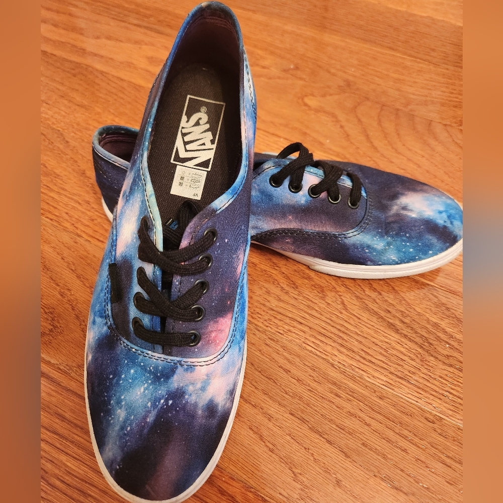 Vans Women's Casual Lace Up Tie Dye Shoes Size 8.5 US/39 EU